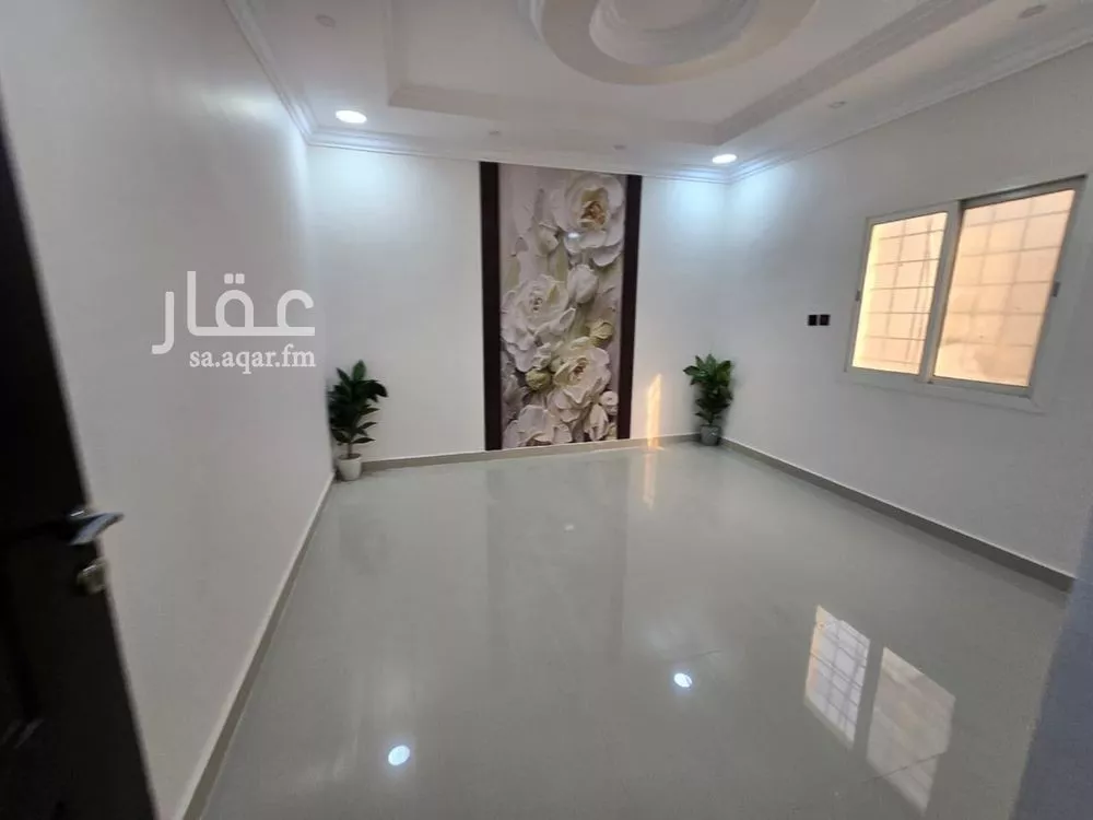 شقة 5 غرف في ضاحية الملك فهد 3