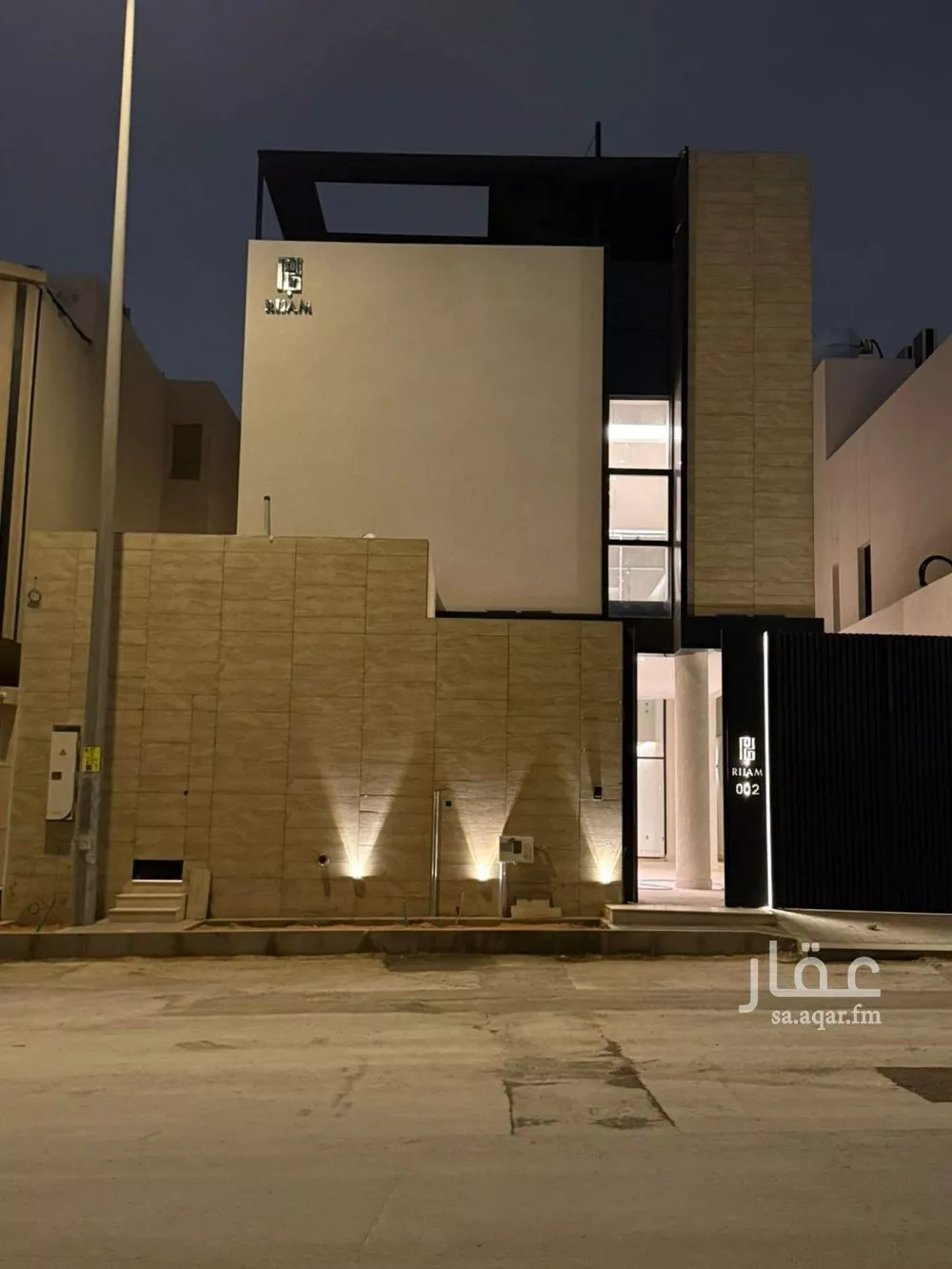 فيلا 7 غرف في الياسمين 1