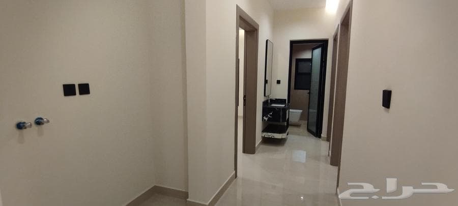 شقة 5 غرف في النور 4