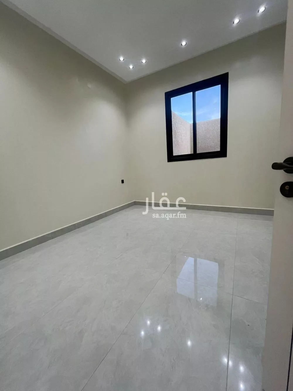 فيلا 3 غرف في الرمال 3