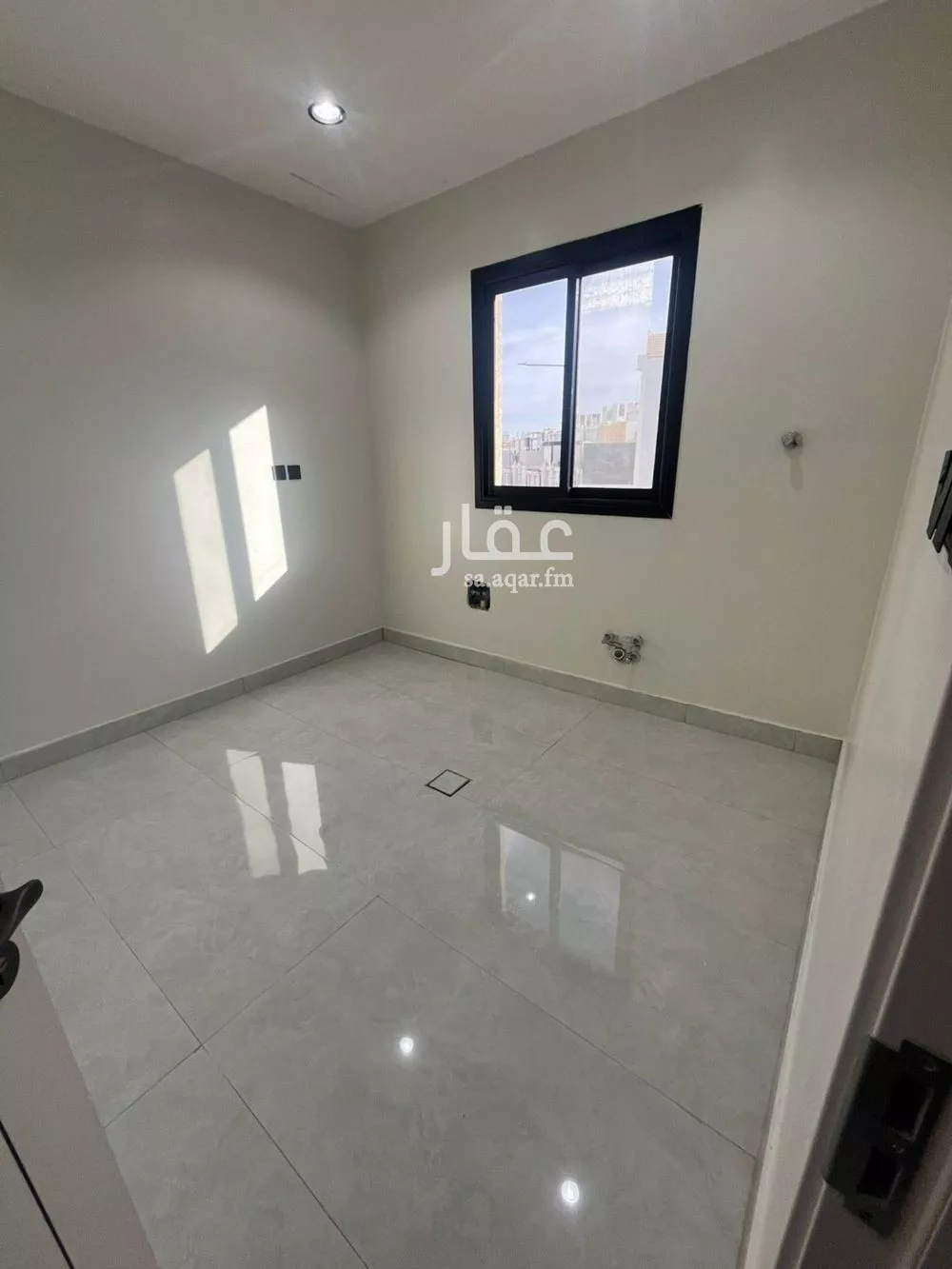 فيلا 3 غرف في الرمال 4