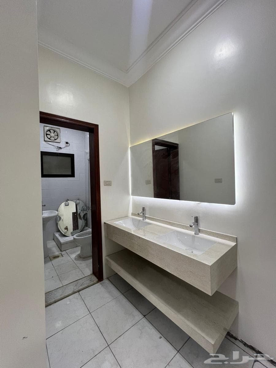 فيلا 8 غرف في الفيصلية 3