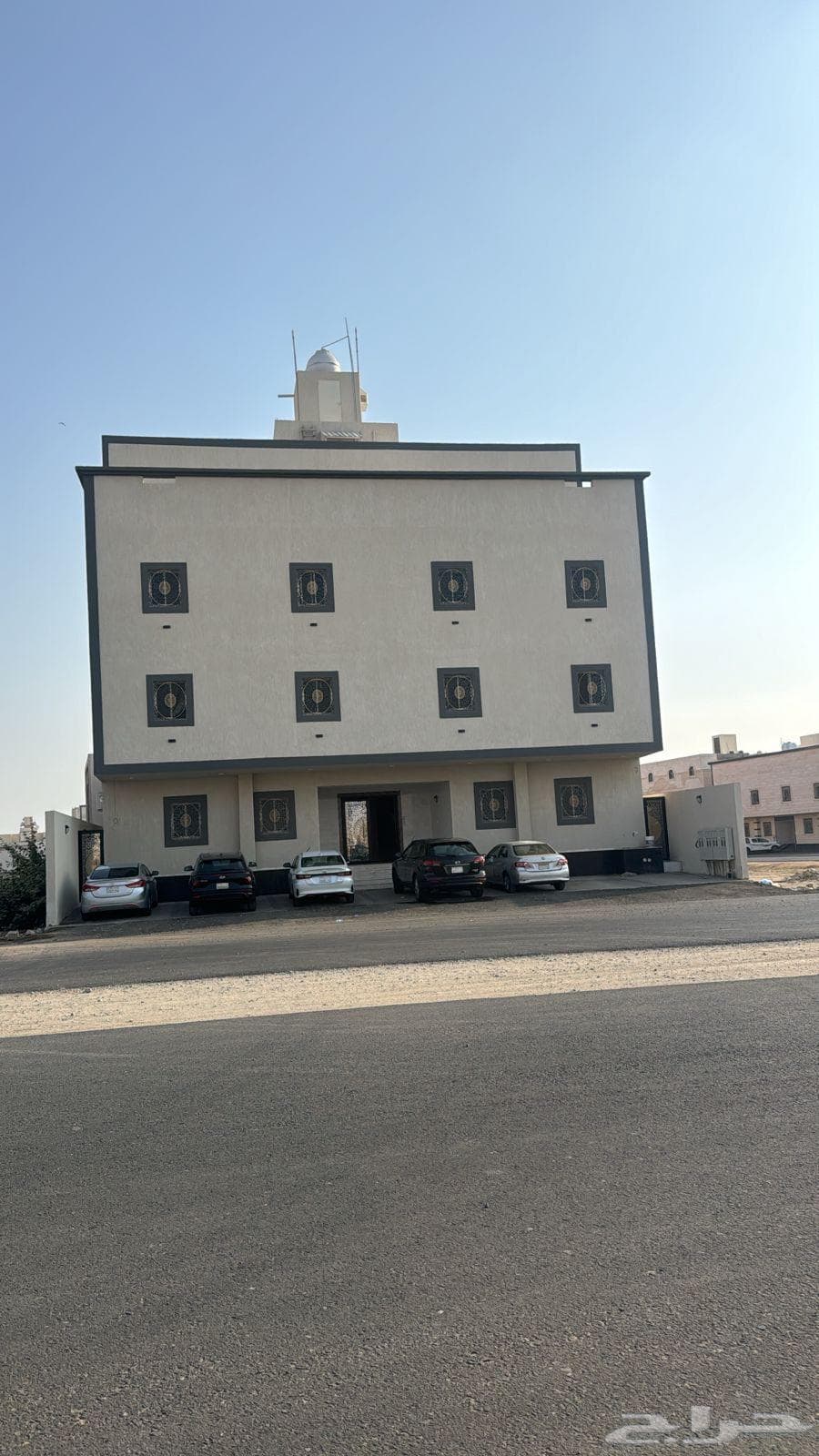 5 bedroom apartment in Al Rashidiyyah 1