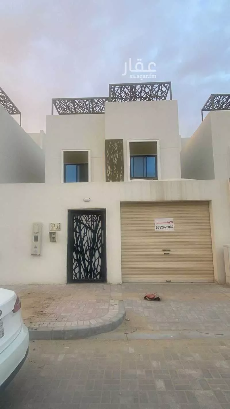 فيلا 5 غرف في الشرق