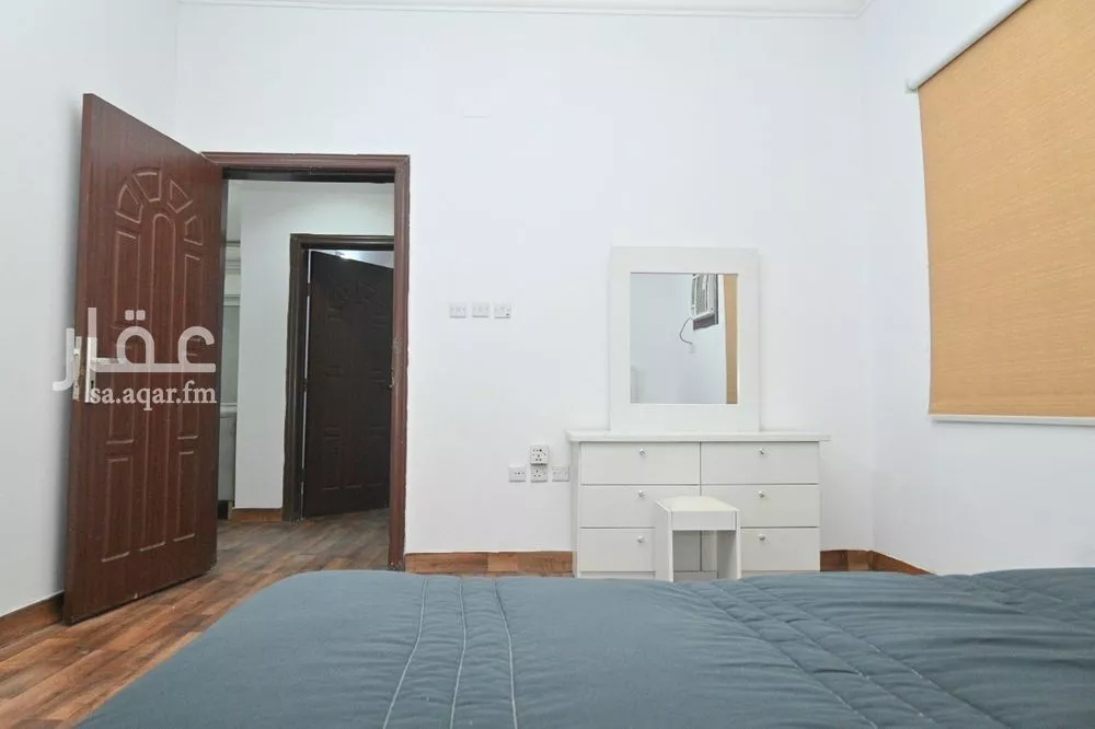 شقة 4 غرف في الملقا 5