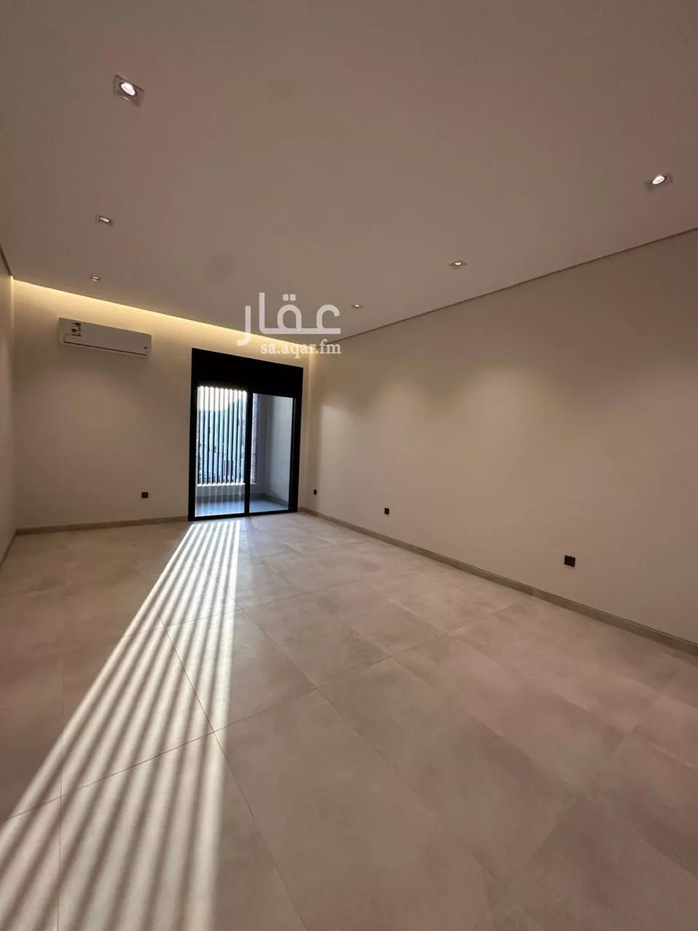 فيلا 5 غرف في المرجان 13