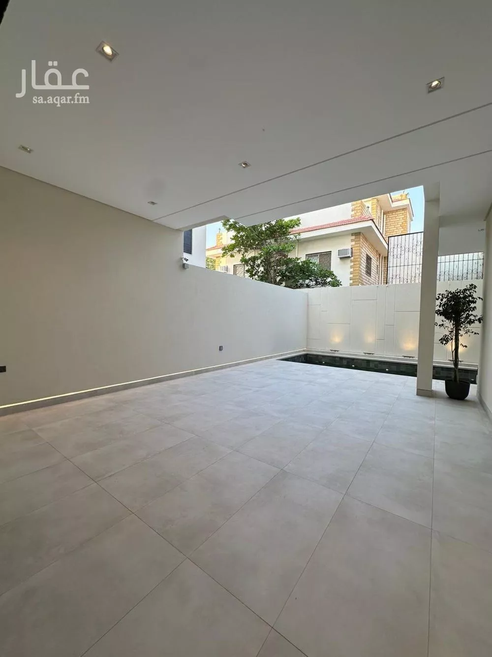 فيلا 5 غرف في المرجان 18