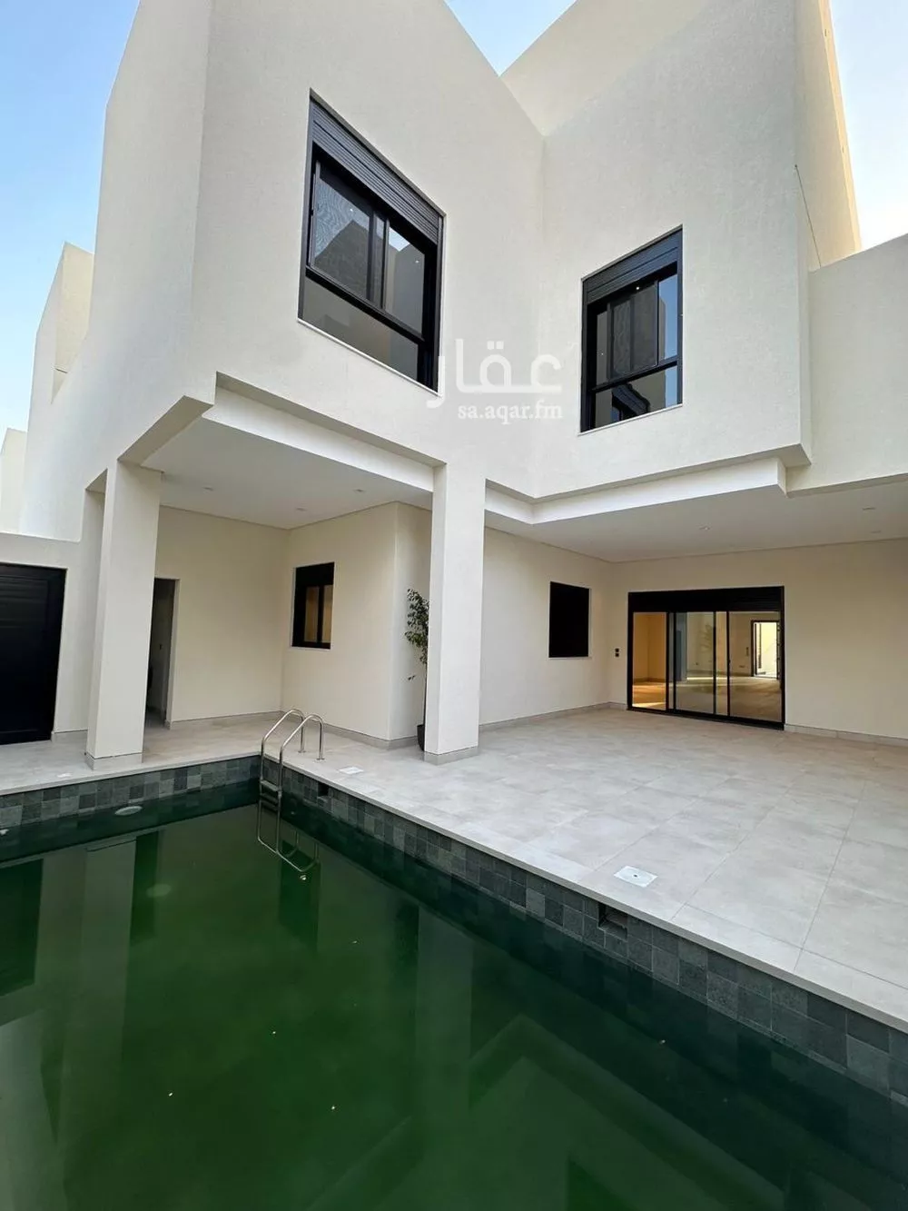 فيلا 5 غرف في المرجان 21