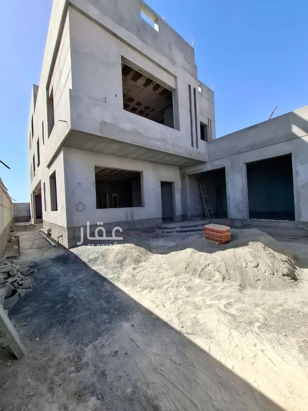 فيلا 9 غرف في الزمرد 1