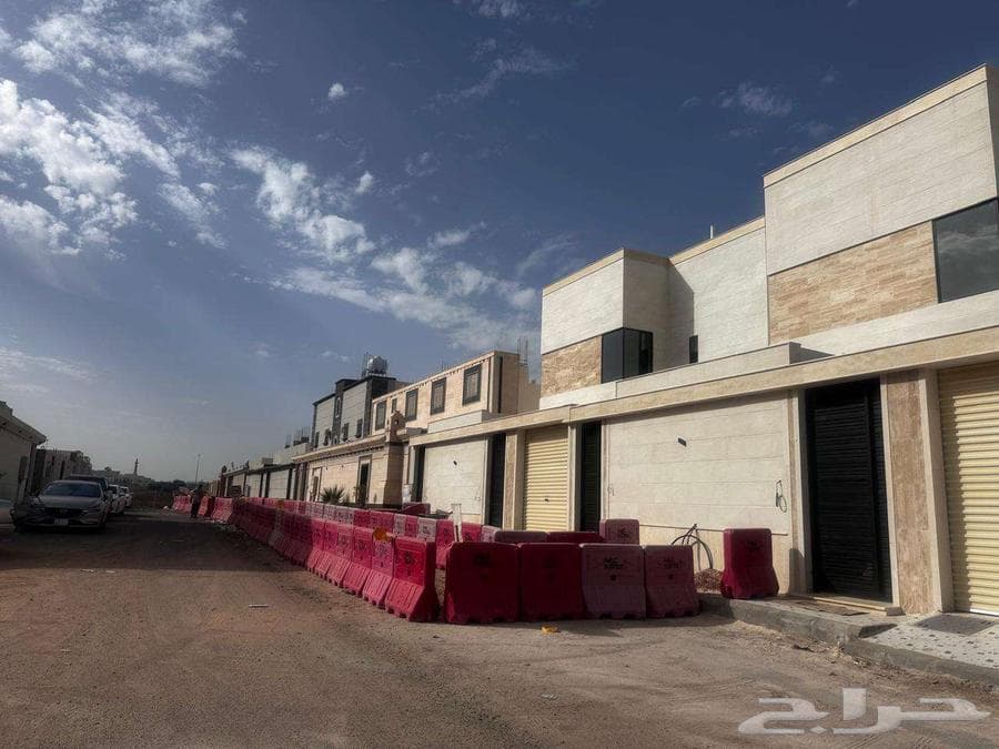 7 bedroom villa in Al Khadra 4