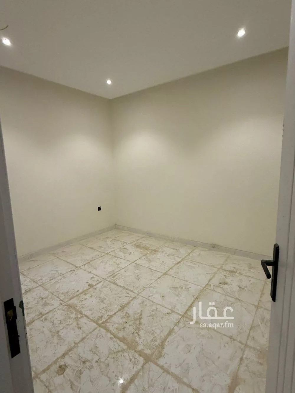 عمارة 3000 م² في الرمال 1