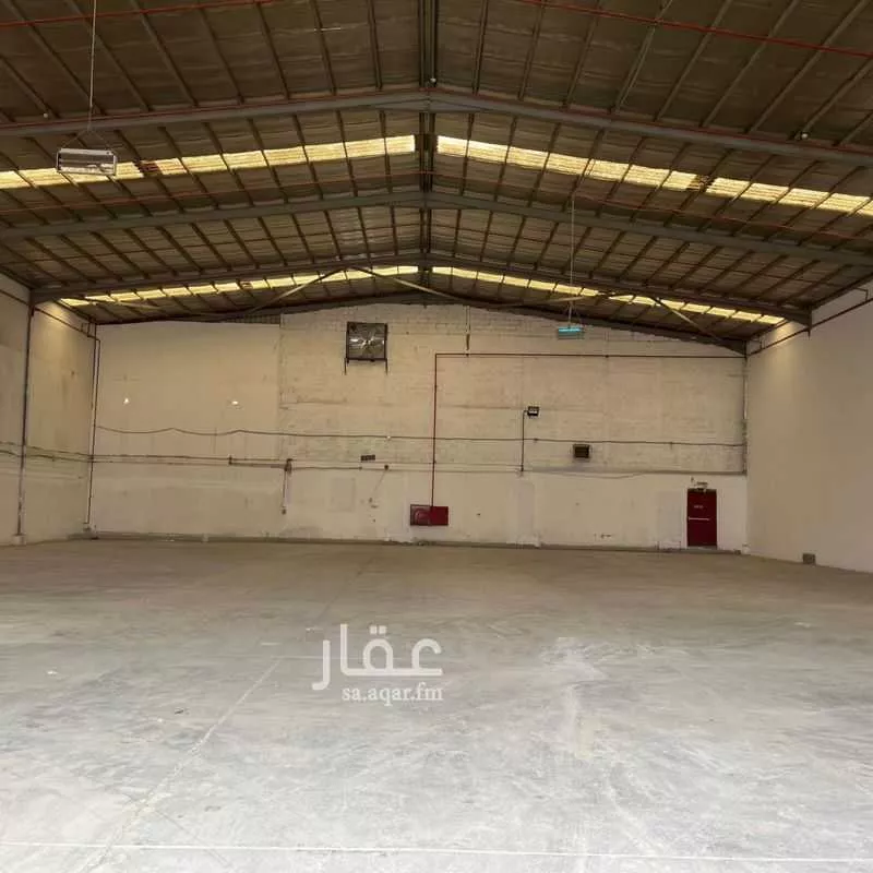 1350 sqm warehouse in Al Sulay 4