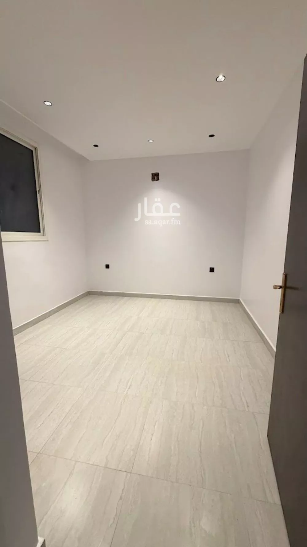 شقة 3 غرف في الرمال 5