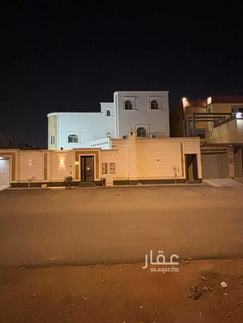 1052 sqm building in Al Rimal