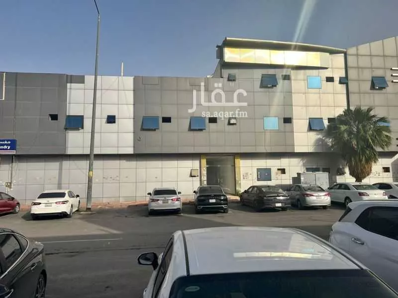 عمارة 1400 م² في النظيم