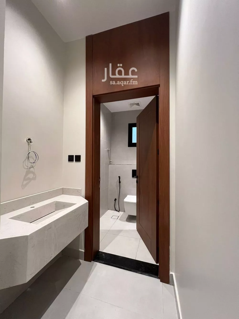 شقة 6 غرف في النزهة 3