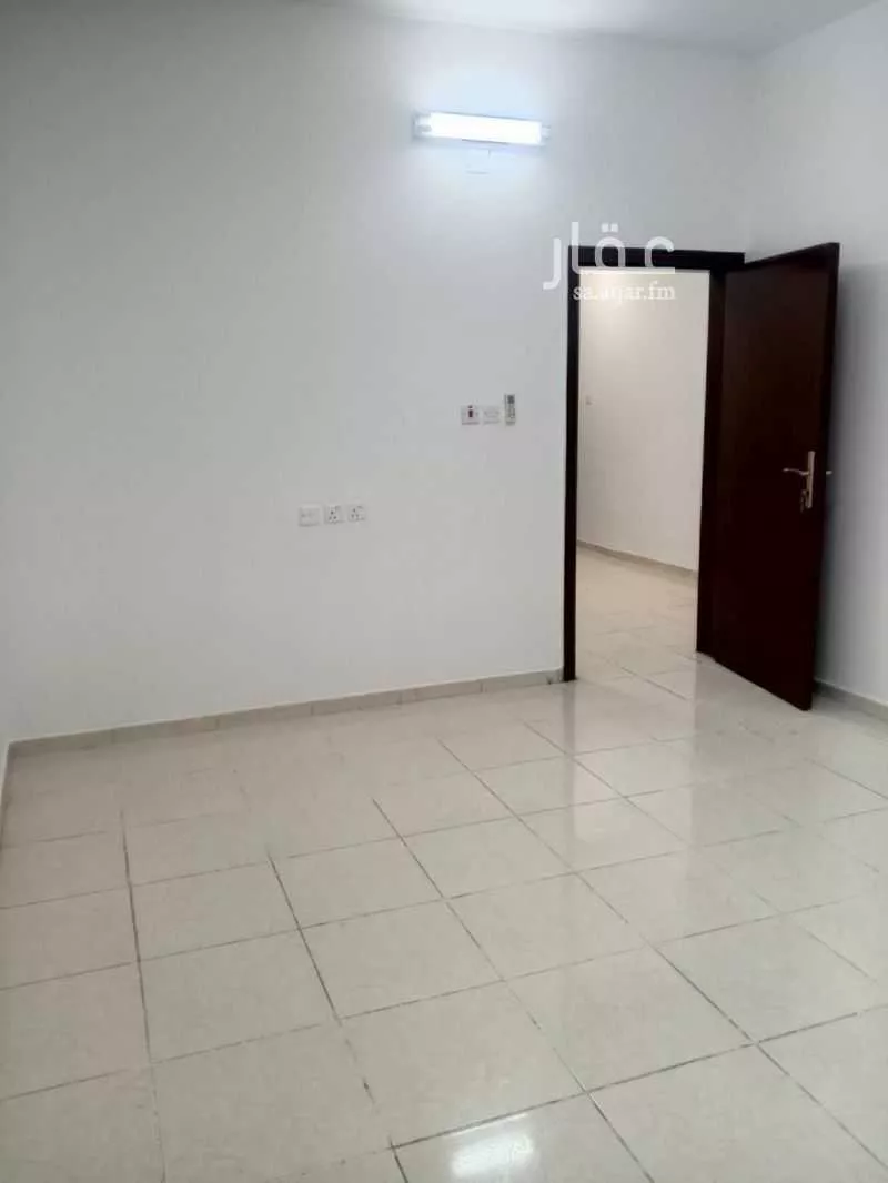 3 bedroom apartment in Umm Al Hamam Al Sharqi 4