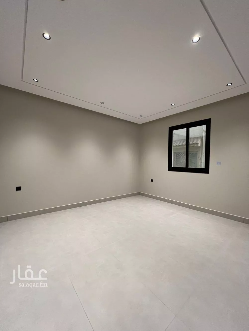 شقة 6 غرف في النزهة 4