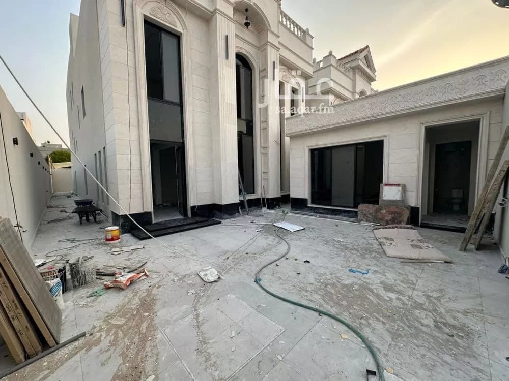 فيلا 7 غرف في الشراع 4