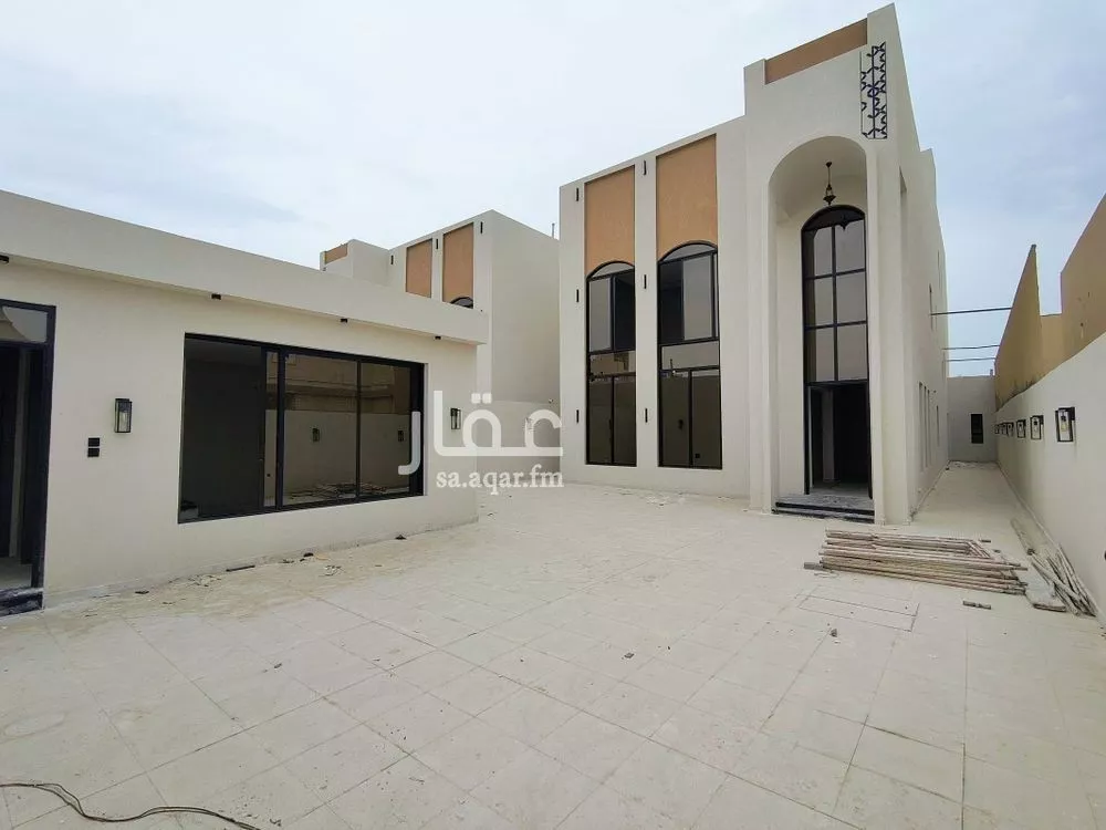 فيلا 8 غرف في اللؤلؤ 5