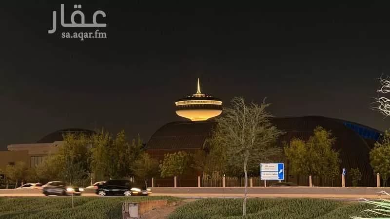 محل 355 م² في الحديقة 5