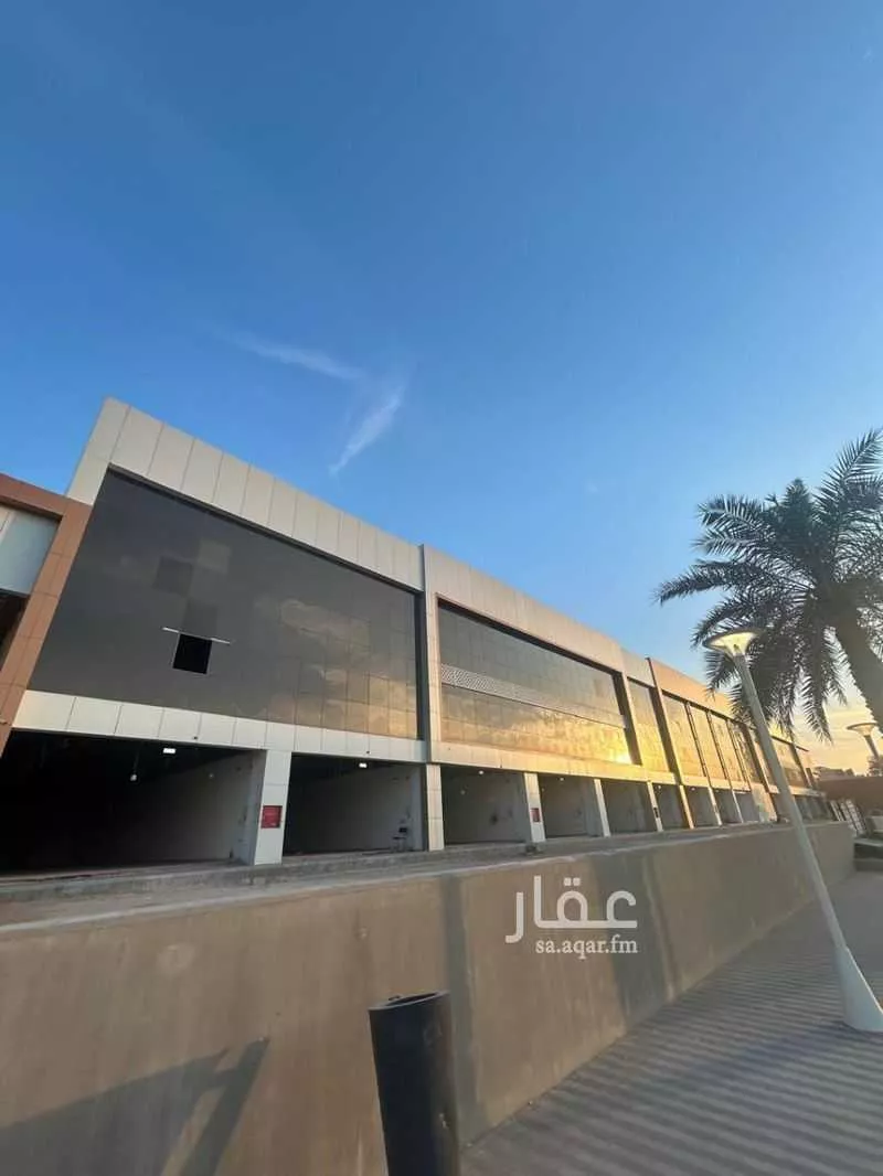 محل 243 م² في الخليج 2