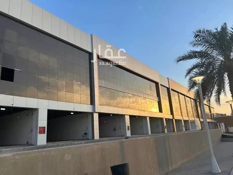 محل 243 م² في الخليج 3