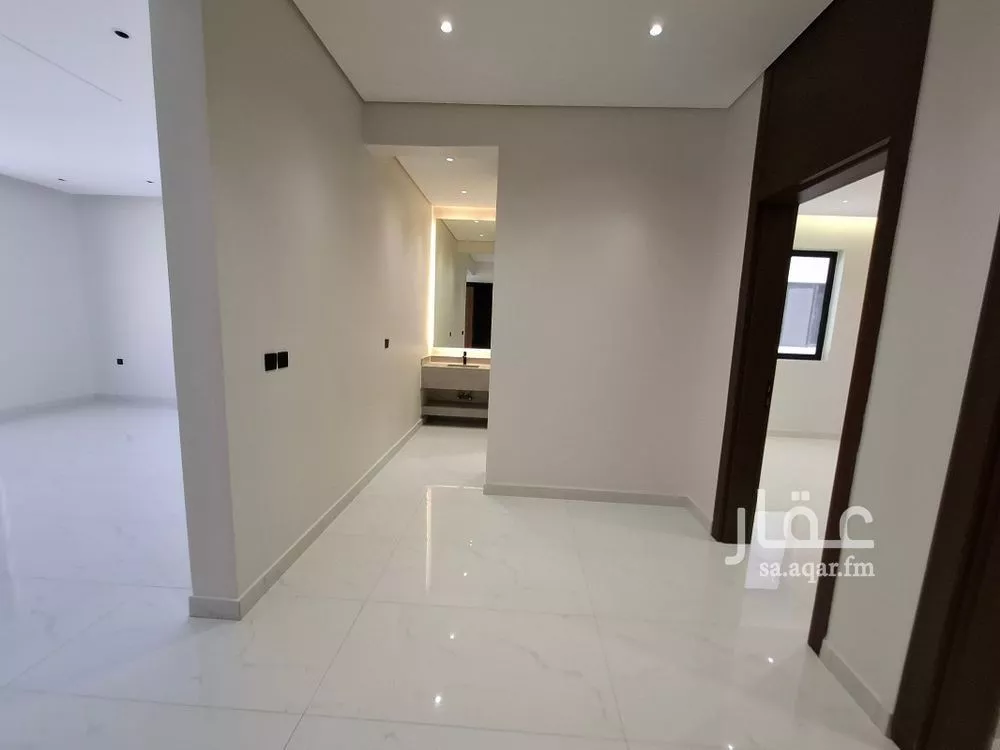 5 bedroom floor in Al Janadriyah 1