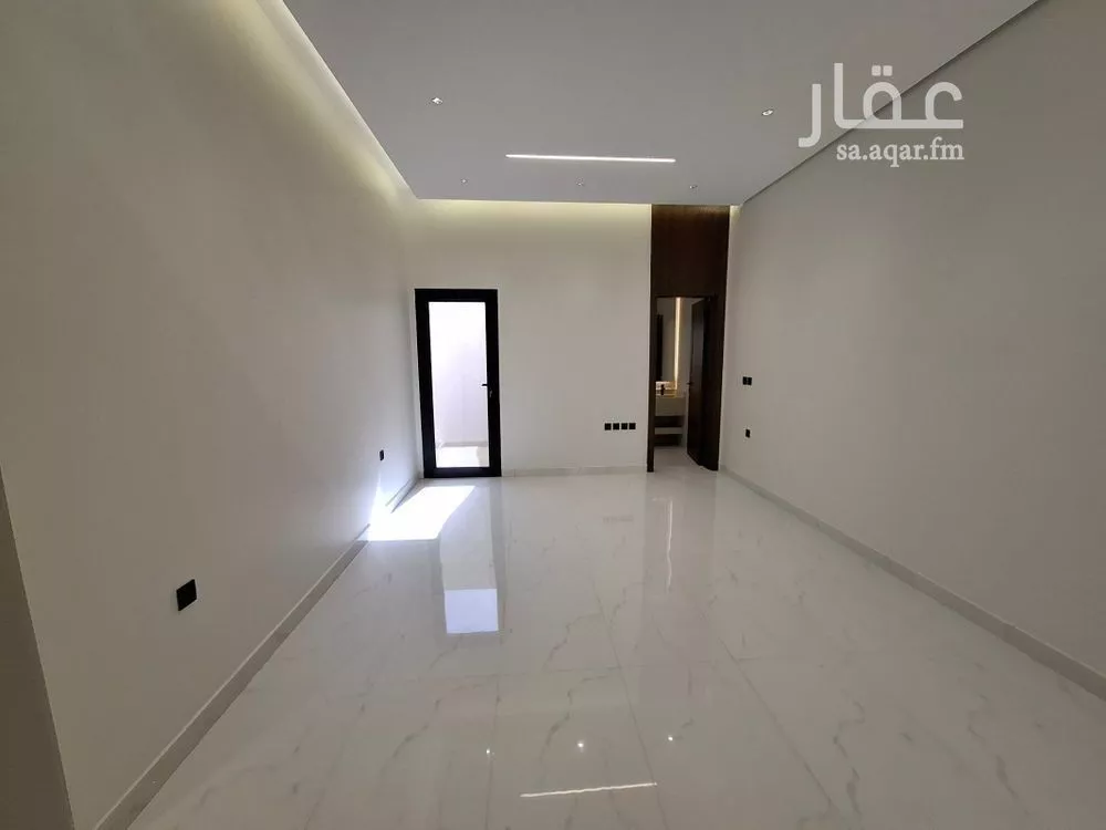 5 bedroom floor in Al Janadriyah 3