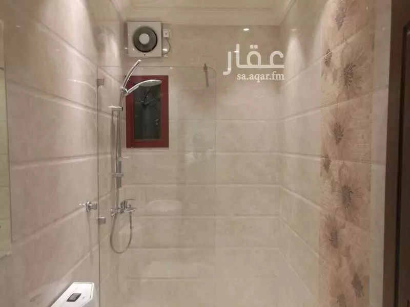 شقة 6 غرف في النزهة 4