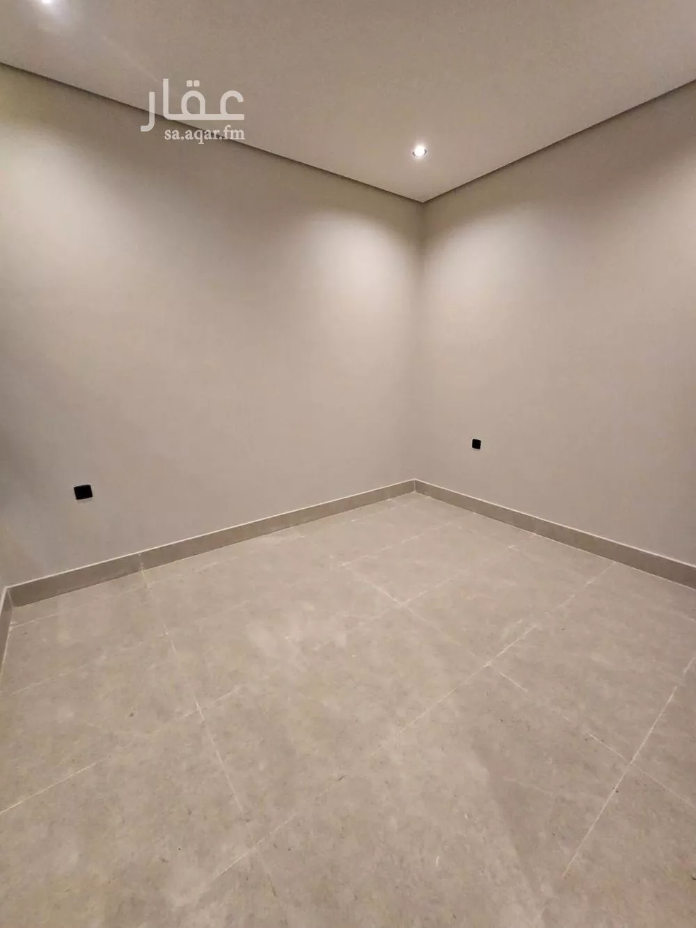 شقة 4 غرف في الحمرا 5