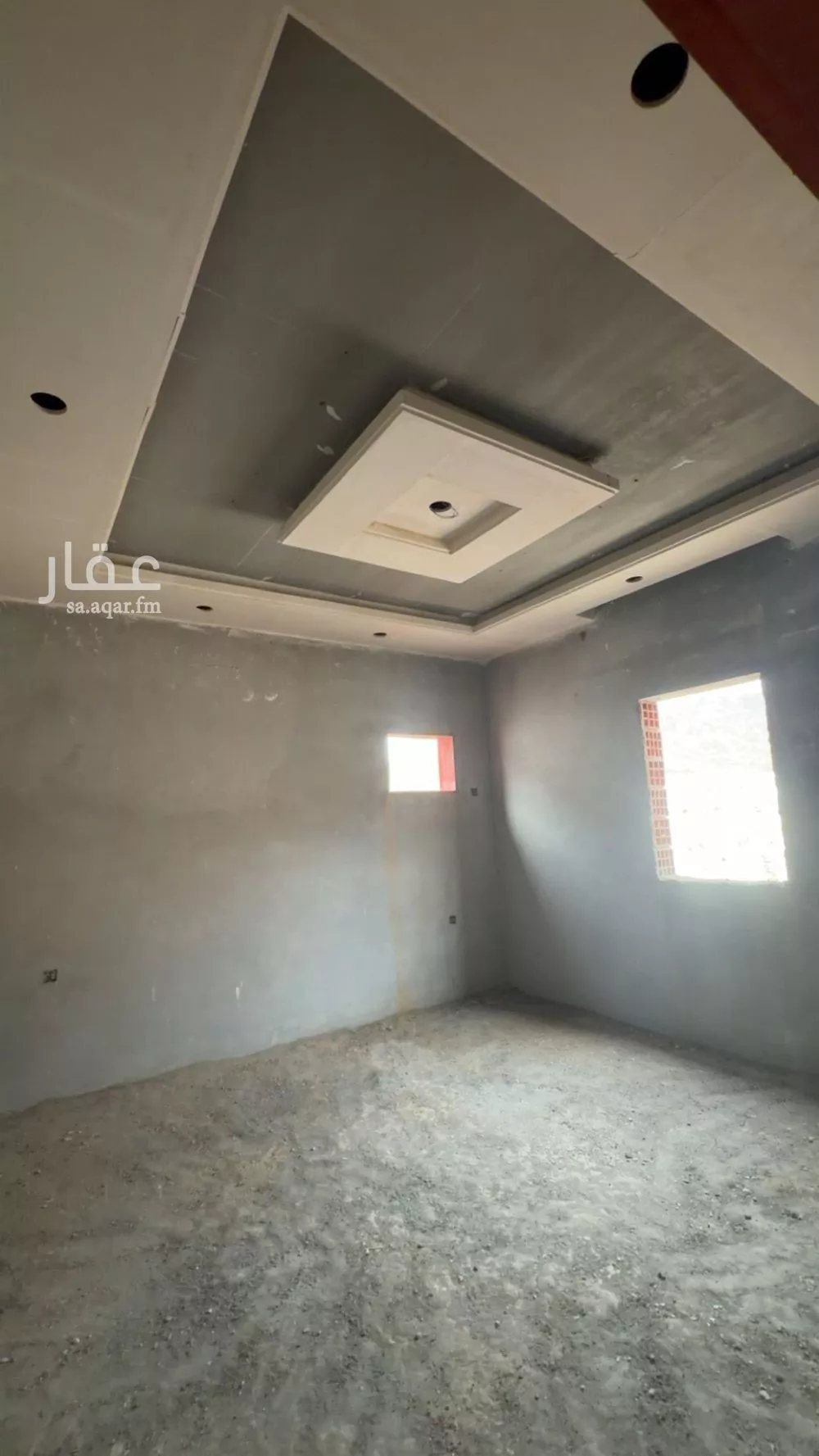 1032 sqm building in Al Difa 5