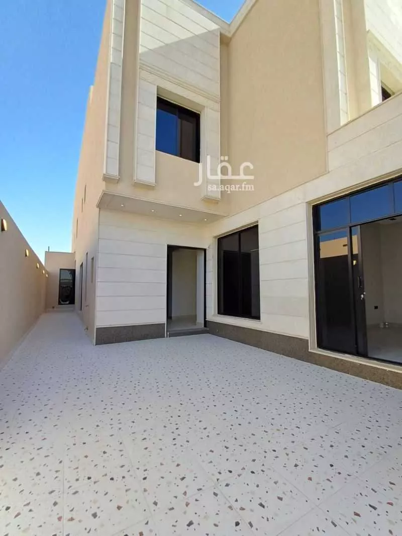 5 bedroom floor in Ash Sharq 3