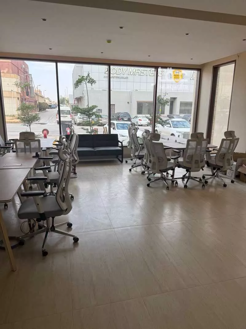 مكتب 155 م² في الروضة 3
