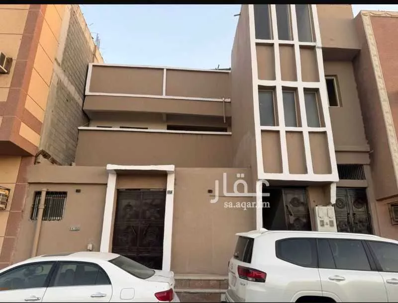 182 sqm building in Ghubairah