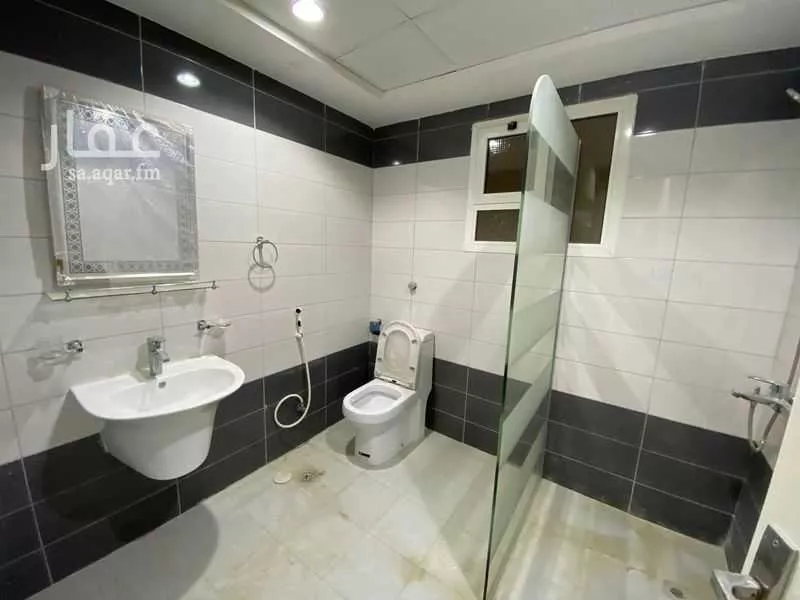 شقة 5 غرف في بطحاء قريش 9