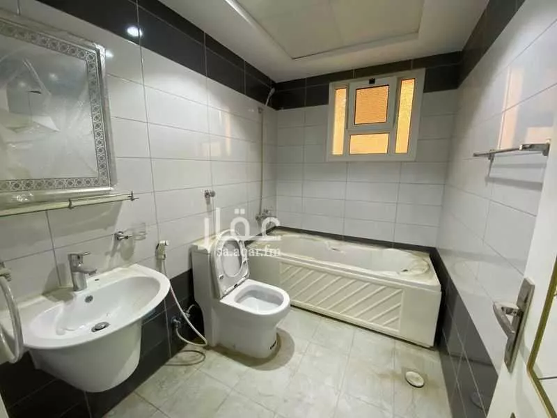 شقة 5 غرف في بطحاء قريش 10