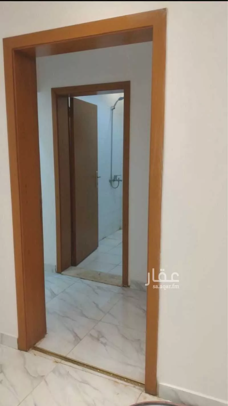 شقة 4 غرف في الملك فهد 5