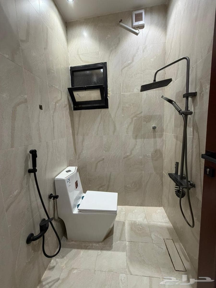 شقة 1 غرف في العارض 3