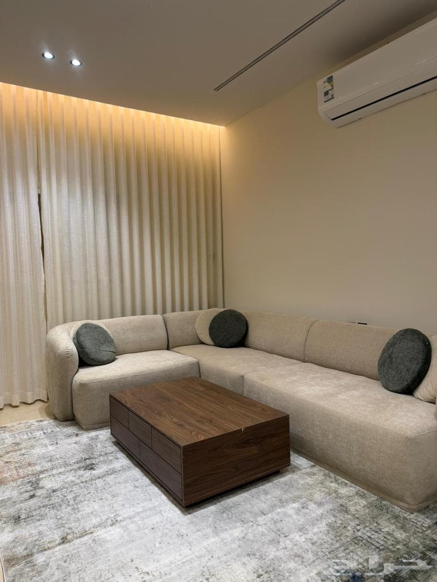 شقة 1 غرف في العارض 8