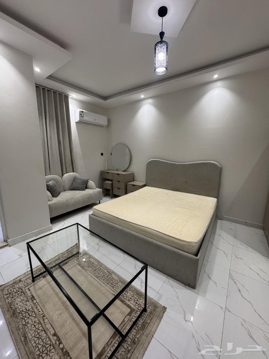 شقة  في الحمراء 3