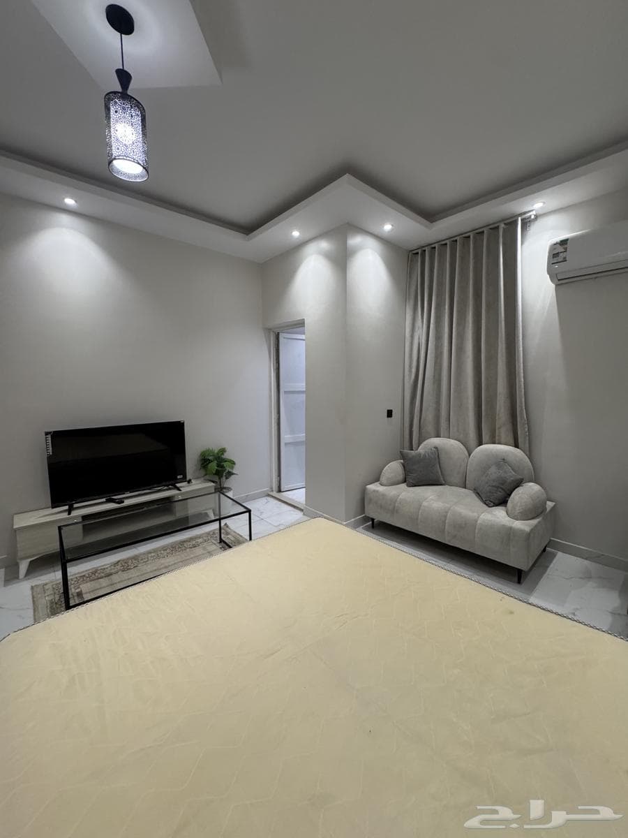 شقة  في الحمراء 4