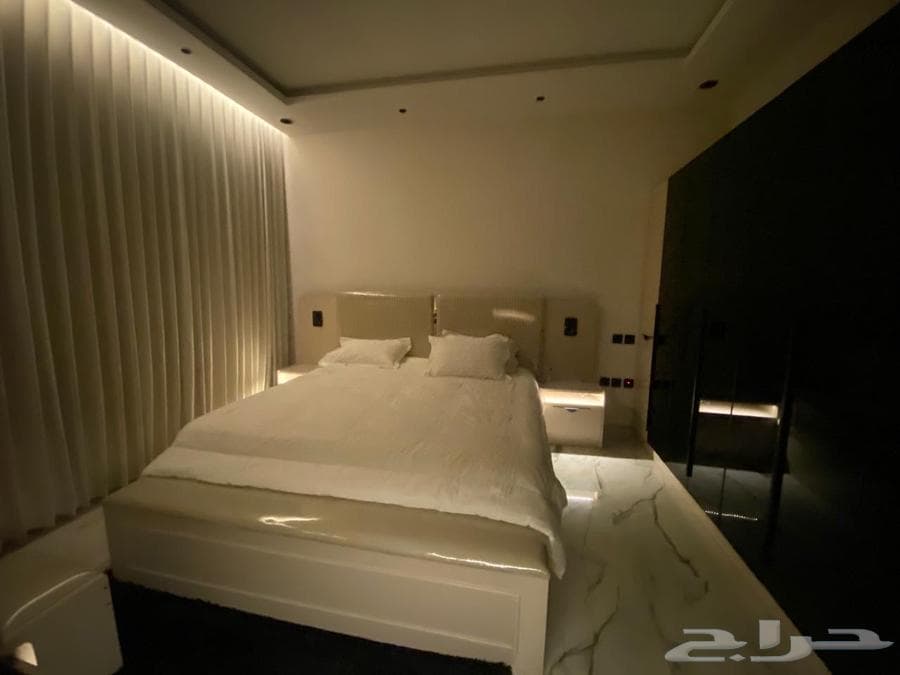 شقة 4 غرف في العارض 1