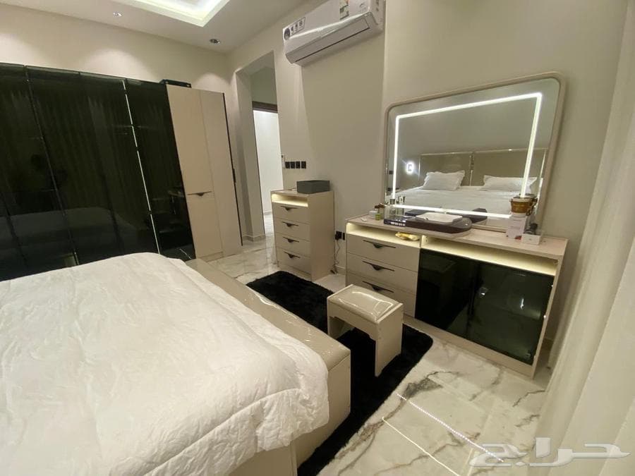 شقة 4 غرف في العارض 2