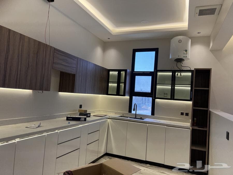 شقة 4 غرف في العارض 12