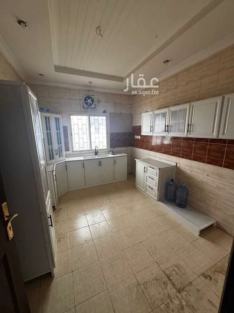 شقة 5 غرف في المنار 18