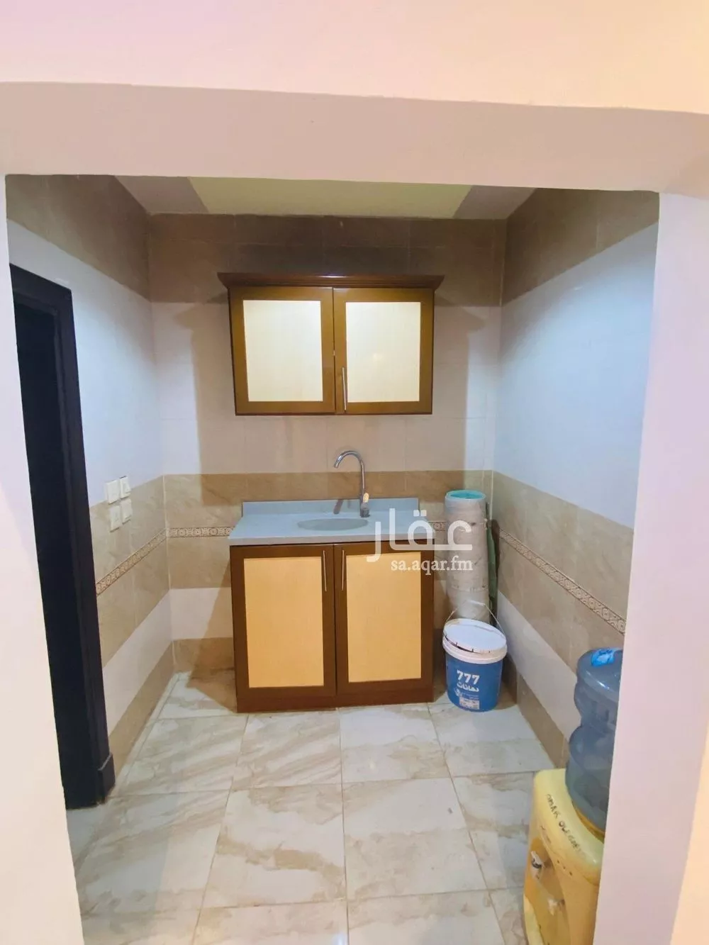 شقة 5 غرف في العليا 3