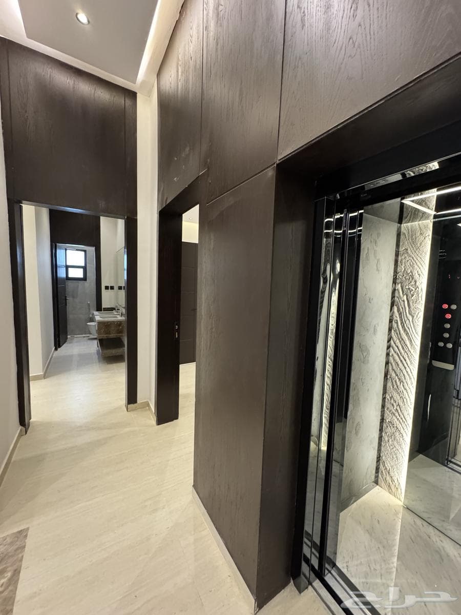 فيلا 7 غرف في الجنادرية 2