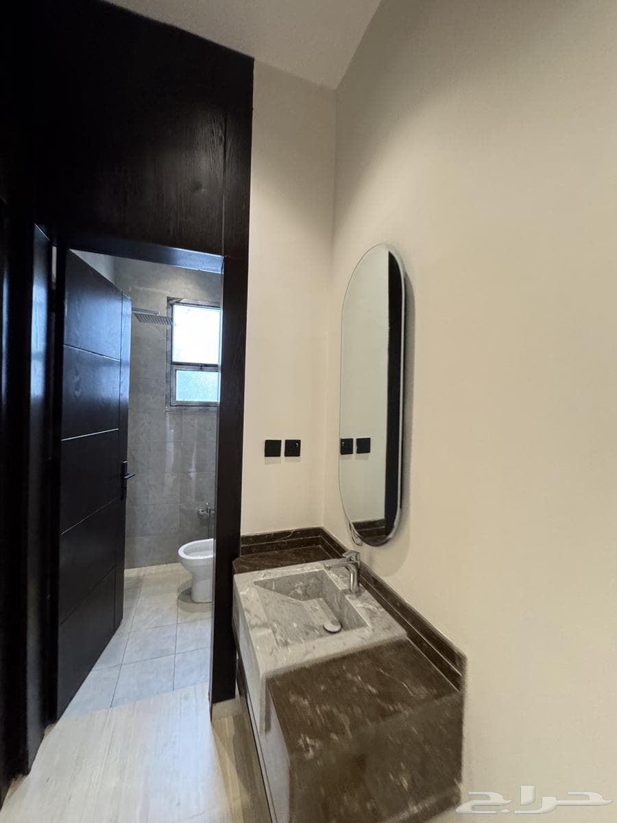 فيلا 7 غرف في الجنادرية 10