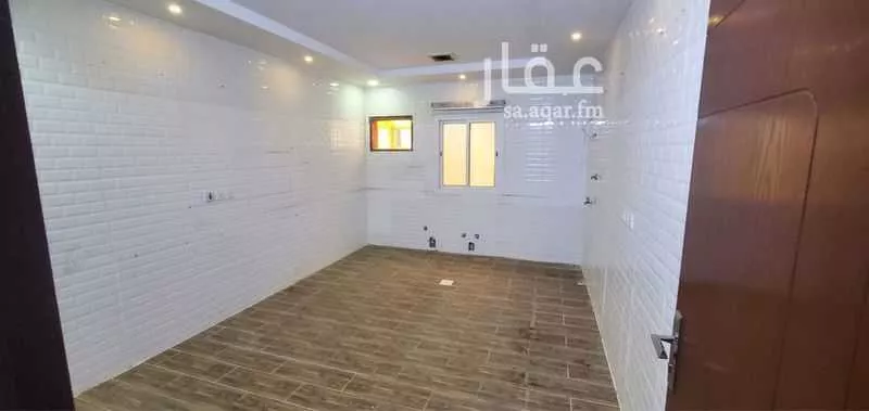 شقة 4 غرف في طيبة 4